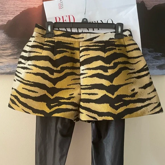 Red Valentino/ Women shorts/ tiger print/42/New